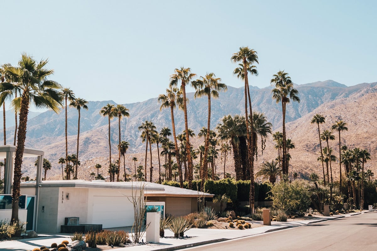 Patio Guys provides service in Palm Springs California