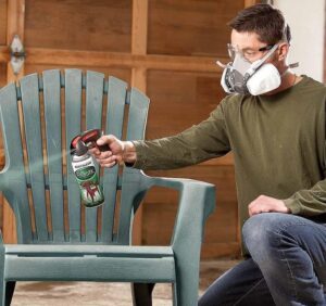 Spray Painting Patio Furniture Chair with Ventilator Mask
